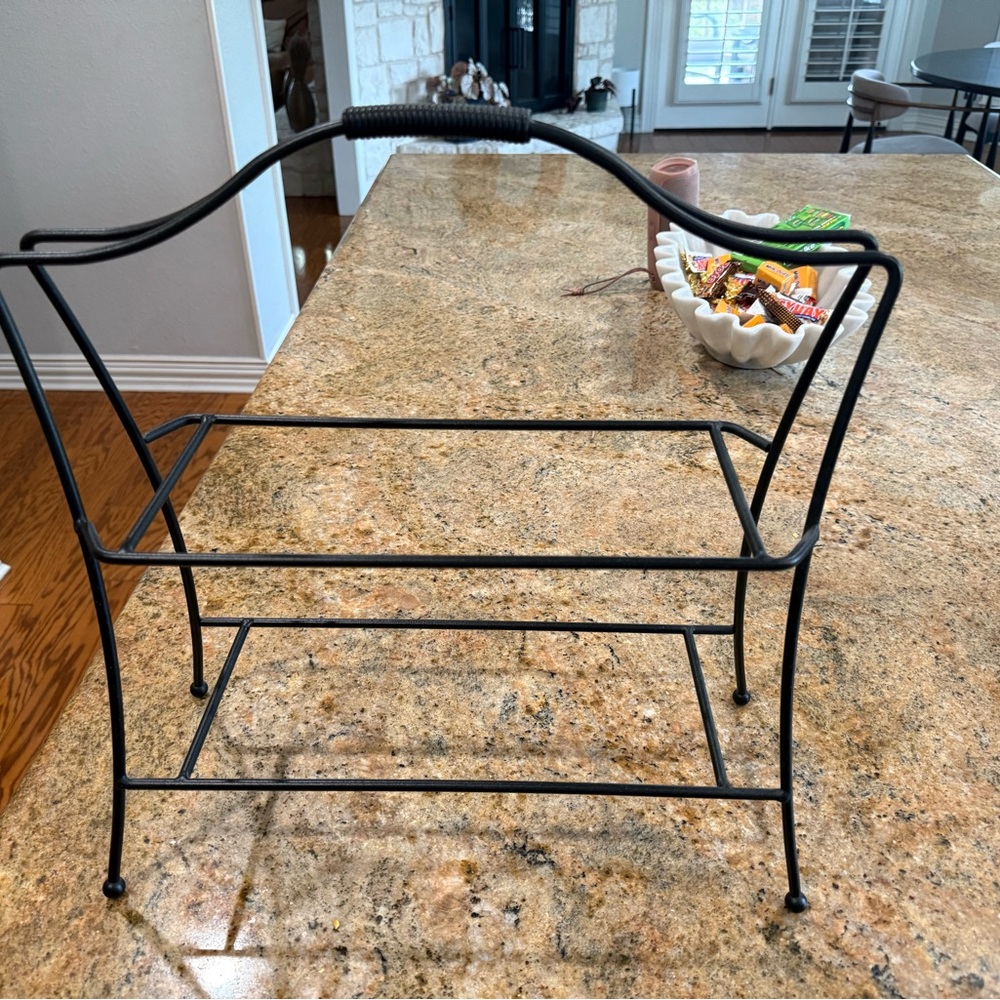 Southern Living plate holders - set of 2 - rectangle and round